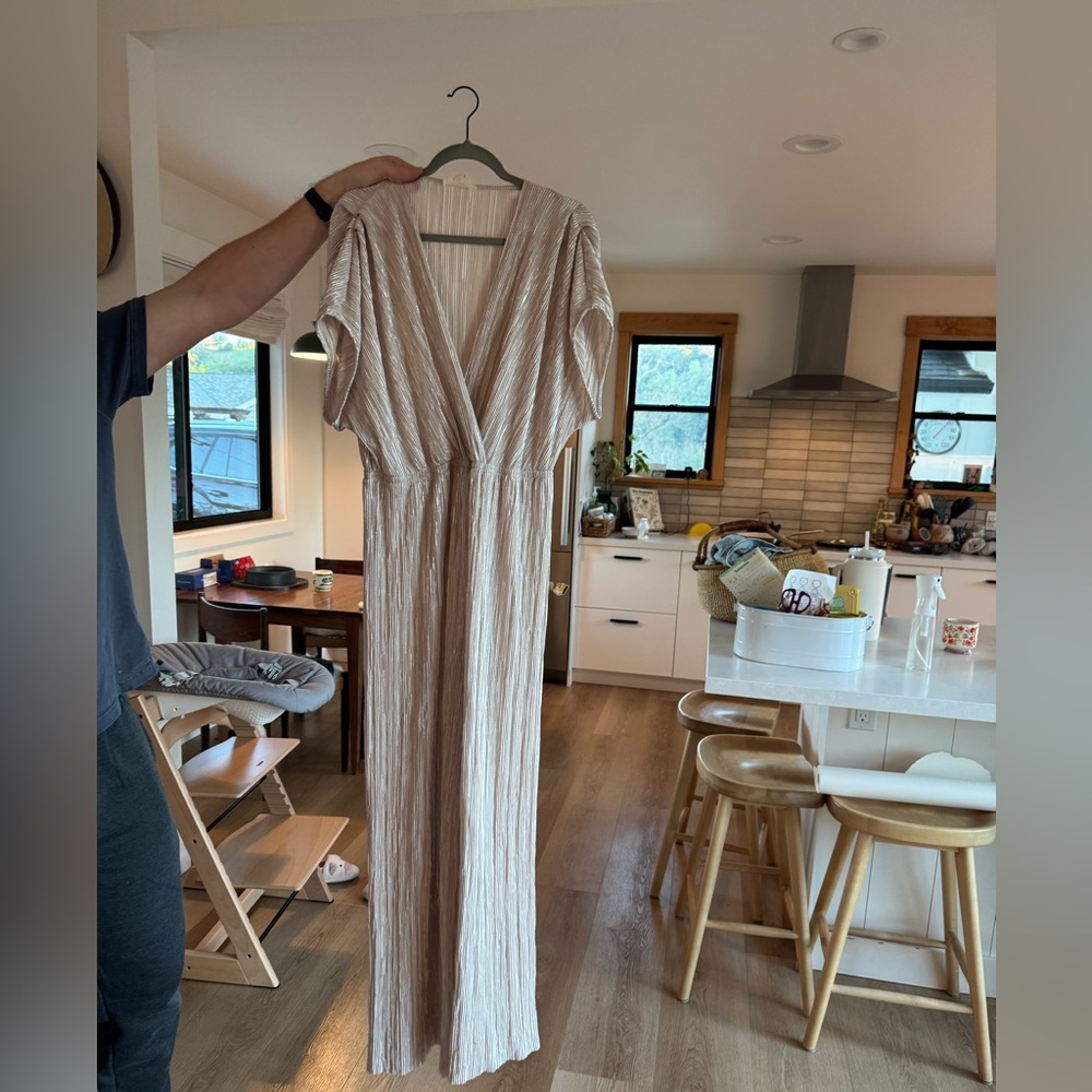 Anthropologie jumpsuit. Size large. Worn twice.